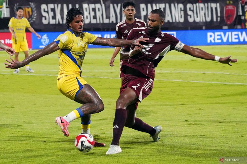 Persib Bandung Libas  PSM Makassar di Menit Terakhir, Kukuh di Puncak Klasemen