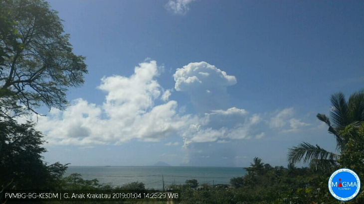 PVMBG: Gunung Anak Krakatau Alami 6 Kali Kegempaan Embusan