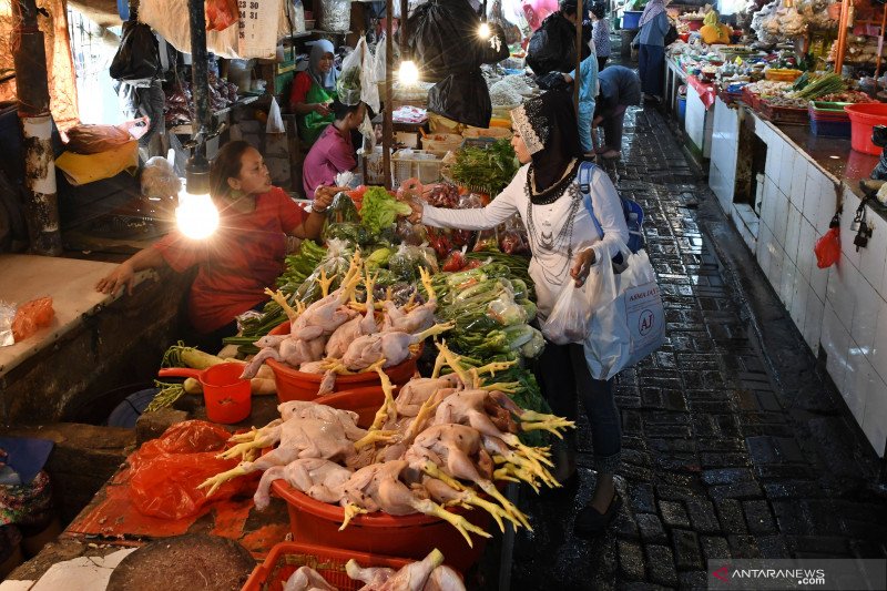 Pasar Jaya Ancam Usir Pengunjung tak Pakai Masker