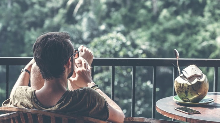 Cegah Bau Badan Setelah Menempuh Perjalanan dengan 4 Cara Ini