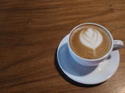 Menyesap Cappucino dan Caffelate, Menu Kopi Favorit Pengunjung 5to12 Cafe