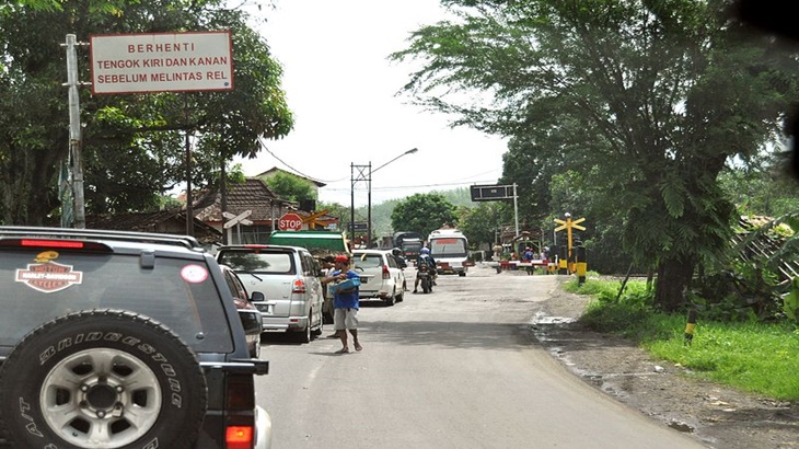 Perlintasan Sebidang di Madiun