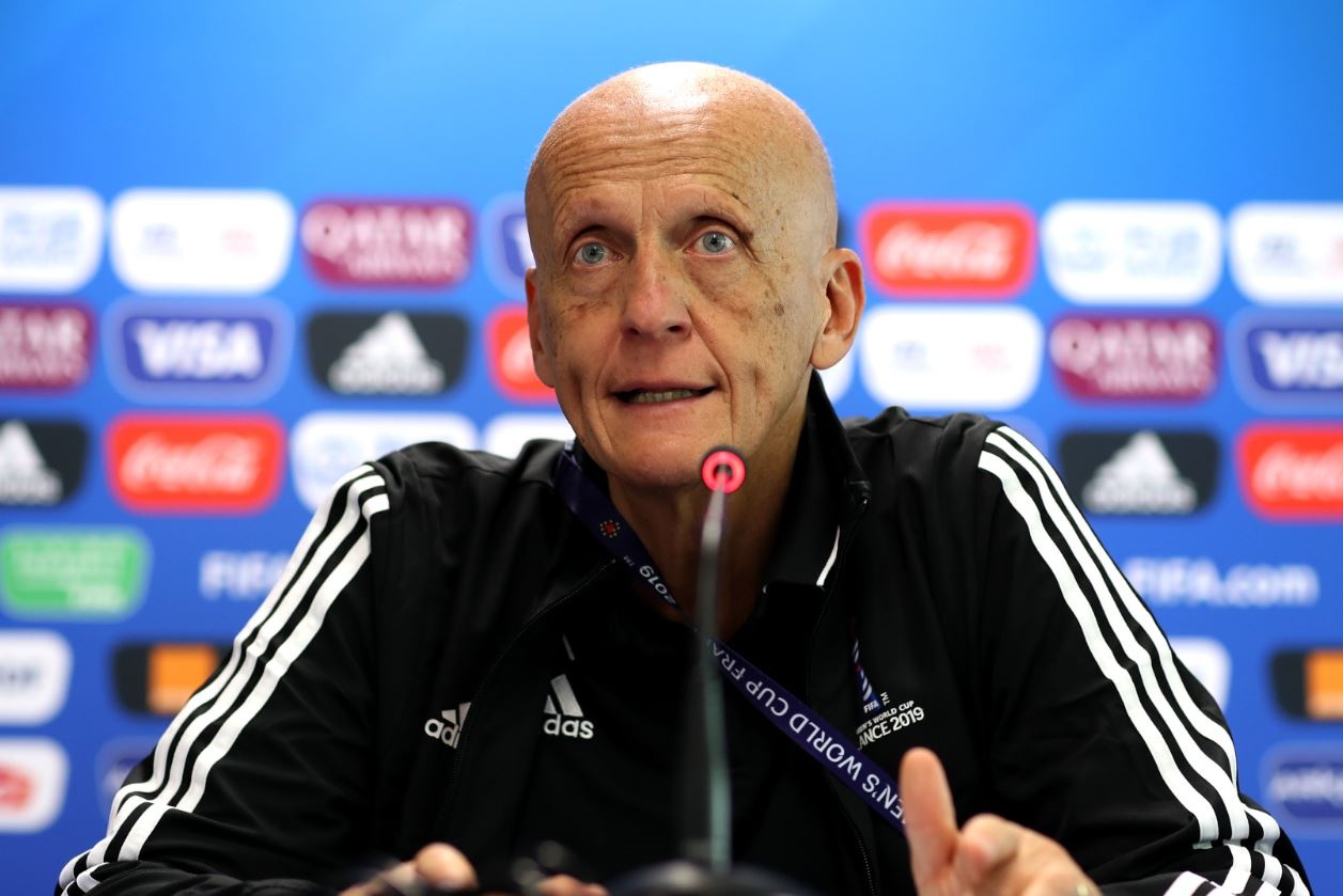 Kamera Tubuh Wasit Diperkenalkan di Piala Dunia Antar Klub, Begini Reaksi Collina 
