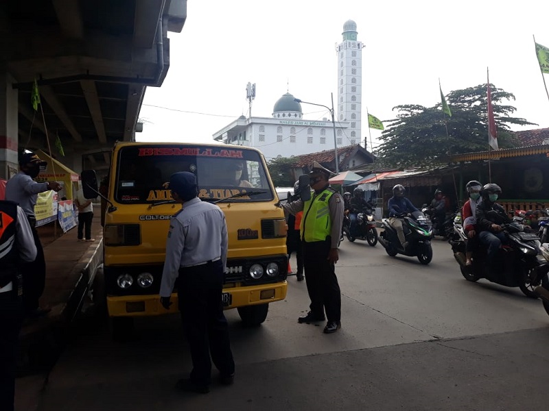 Peras Sopir Bus Rombongan Vaksinasi, PNS Dishub Jakarta Cuma Disanksi Sedang