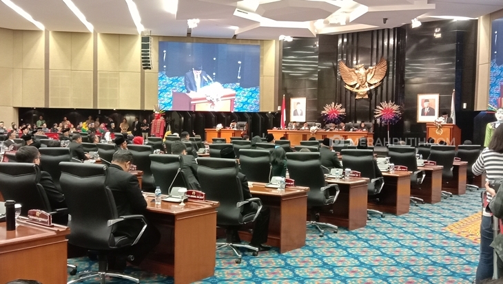 Rapat Paripurna pengumuman AKD DPRD DKI Jakarta, Senin (21/10). (Foto: MP/Asropih)