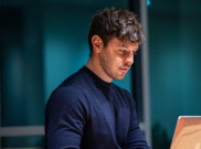 Cara Menghadapi Pasangan Workaholic