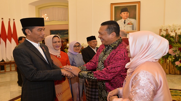 Presiden Jokowi bersama Ketua DPR Bambang Soesatyo