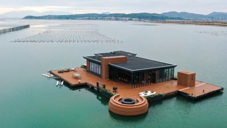 Rumah Terapung Ini Jadi Sorotan di Internet, Desainnya Kece Abis