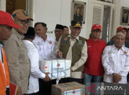 Pemprov Sumbar Kirim 1,3 Ton Paket Rendang untuk Korban Gempa Cianjur