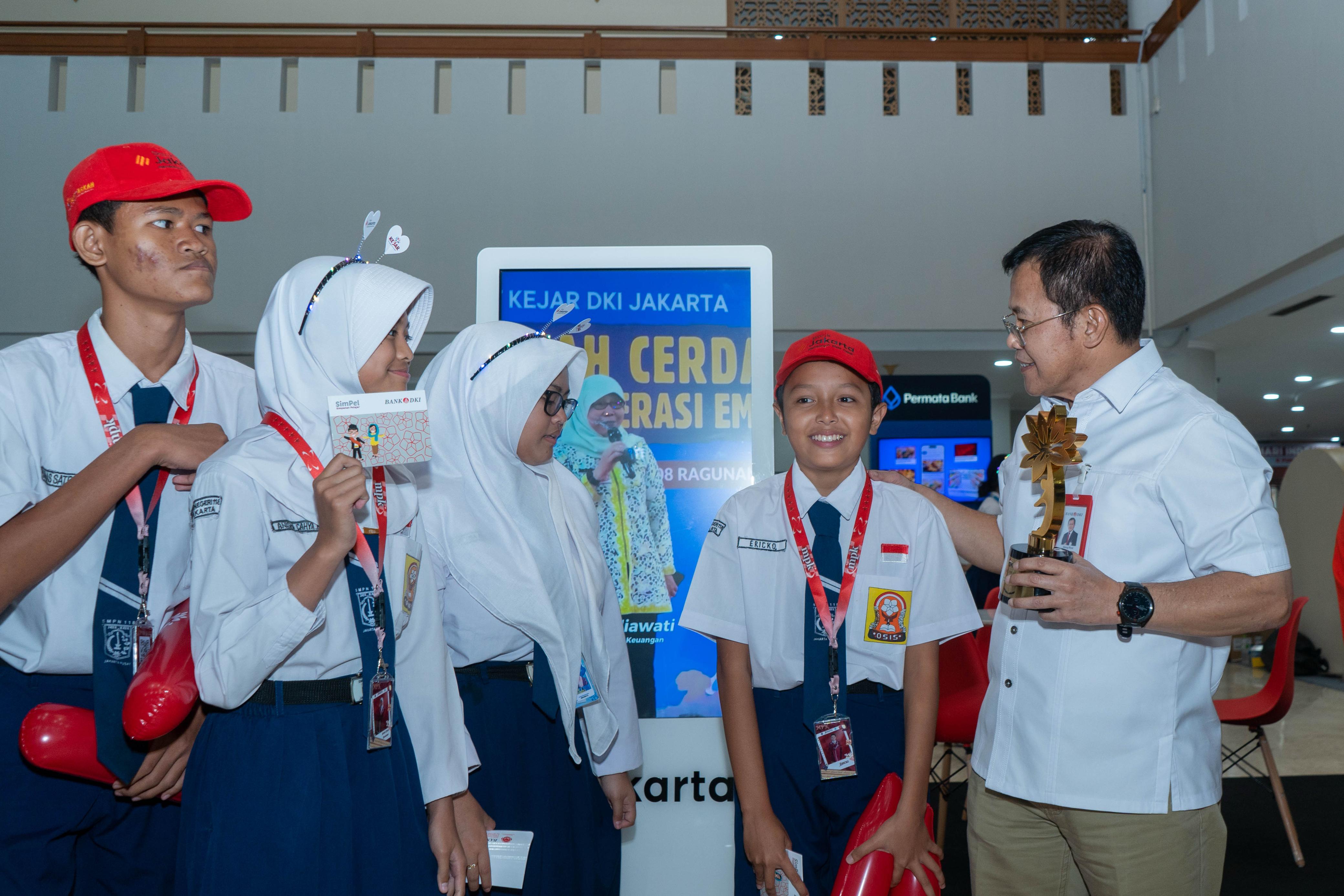 Tabungan Pelajar Tembus Rp 1,7 Triliun, Bank Jakarta Raih Penghargaan dari KEJAR Award 2025