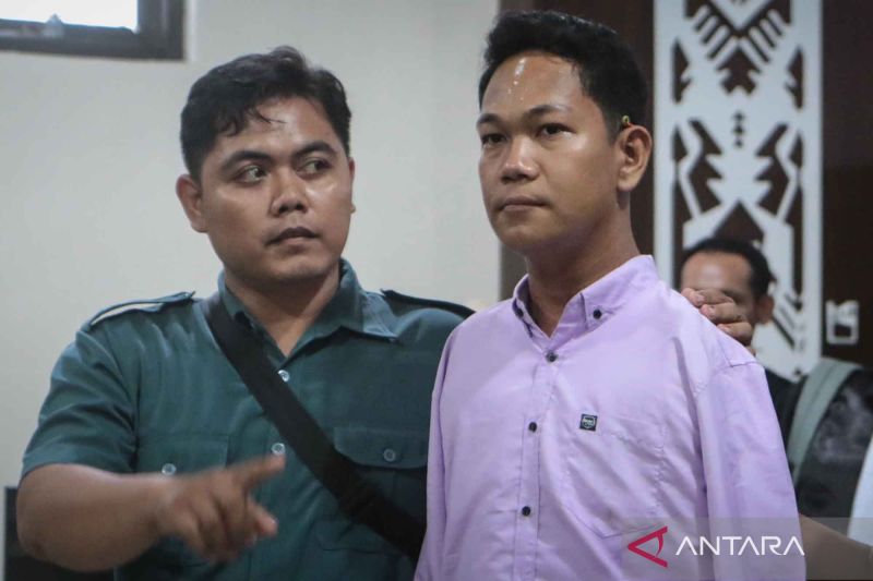 Predator Seks Mataram Agus Buntung Divonis 10 Tahun Bui, Wajib Bayar Denda Rp 100 Juta