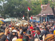 2 Raja Keraton Solo Gelar Grebeg Mulud, Gunungan Ludes saat Doa belum Selesai
