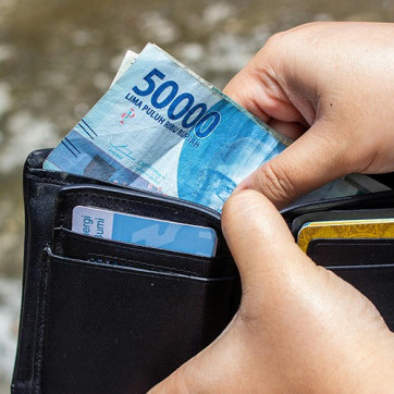 Penelitian Mengatakan Orang Akan Dinilai Bahagia Jika Punya Tabungan Rp 1,2 Miliar. Bener Gak?