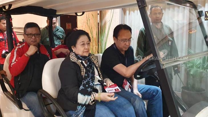 Disetiri Prananda, Megawati dan Hasto Pantau Lokasi Rakernas PDIP