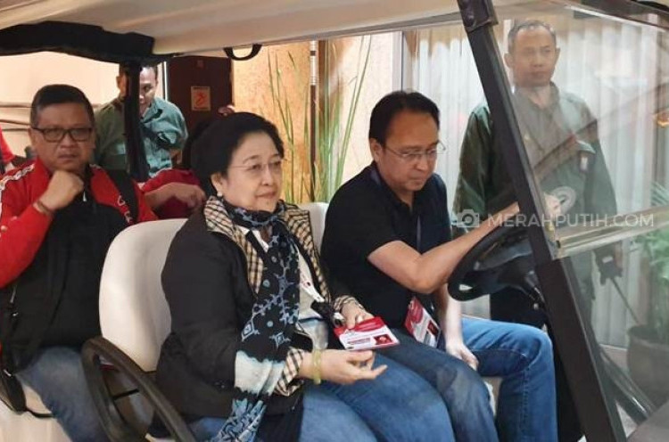 Disetiri Prananda, Megawati dan Hasto Pantau Lokasi Rakernas PDIP
