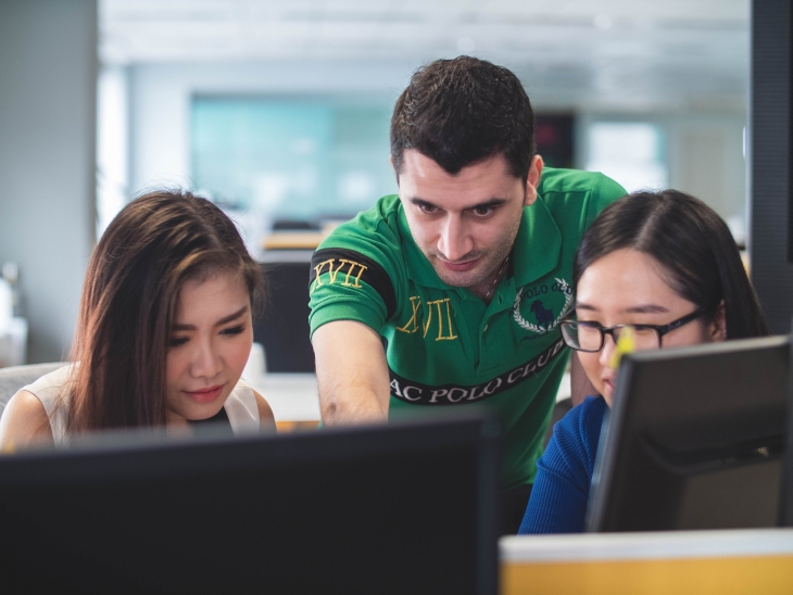 5 Langkah Meminta Maaf ke Bos dan Rekan Kerja di Kantor