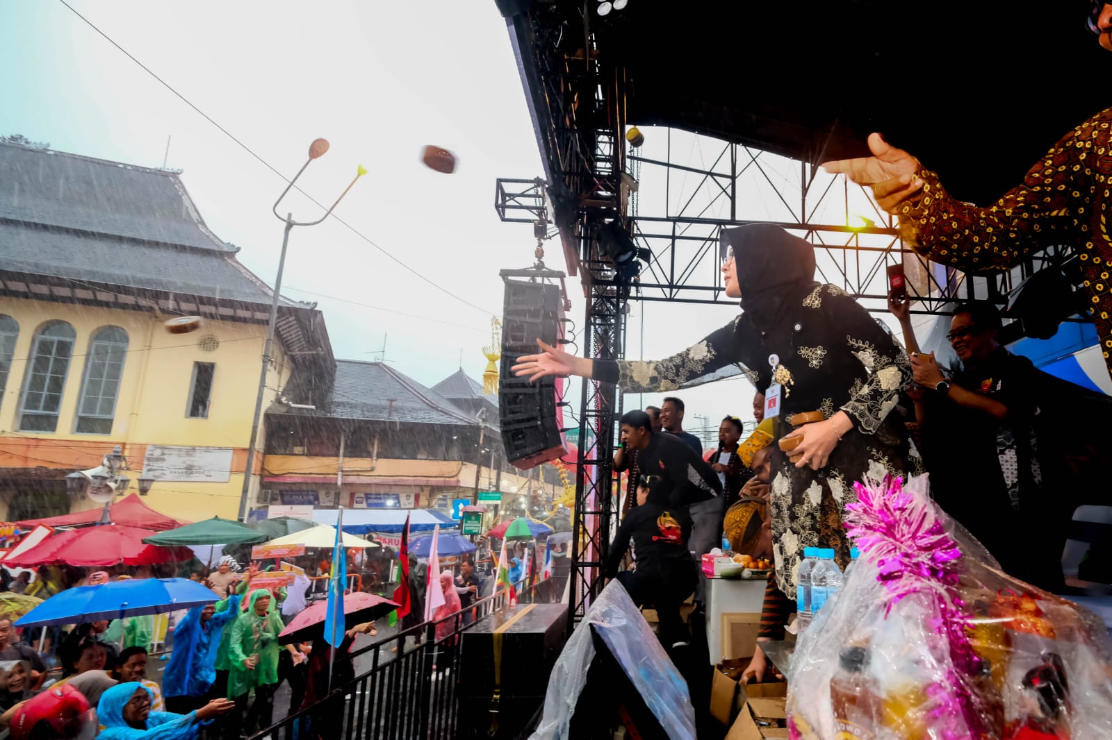 Warga antusias mengikuti event Grebeg Sudiro Imlek. (Merahputih.com/Ismail)