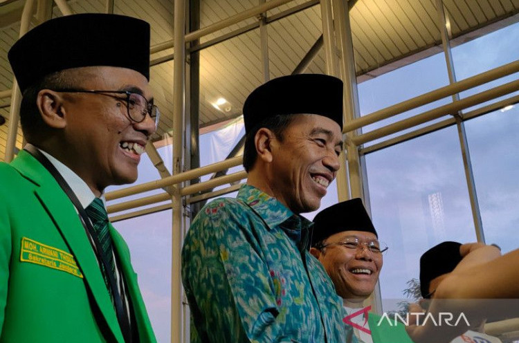 Jokowi tak Masalah Erick Thohir-Zainudin Amali Rangkap Jabatan