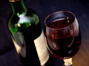 Studi Baru Mengungkapkan Minum Wine Bisa Memperpanjang Umur
