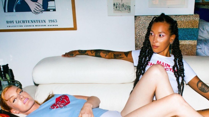 Icona Pop Lepas Album Terbaru 'Club Romantech'