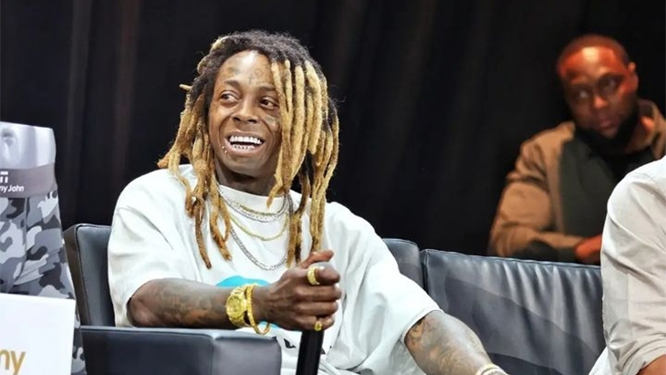 Harga Buku Catatan Lirik Rapper Lil Wayne Naik Rp 74 Miliar
