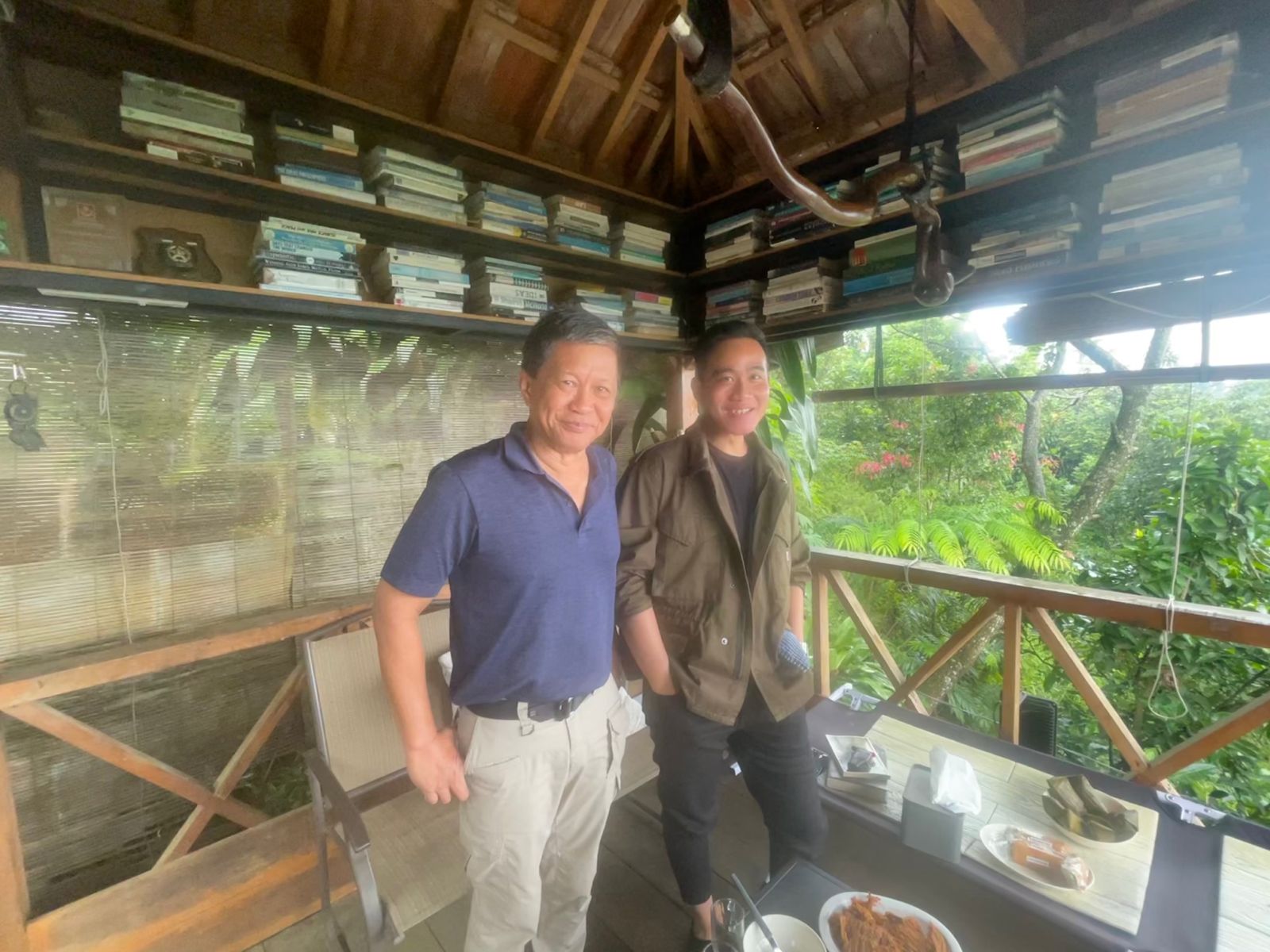 Temui Orang Yang Suka Mengkritiknya, Gibran: Rocky Gerung Idola Saya