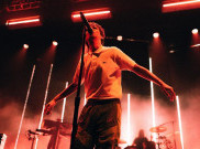 Bukan Ancol, Louis Tomlinson Bakal Konser di Bengkel Space SCBD
