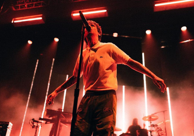 Bukan Ancol, Louis Tomlinson Bakal Konser di Bengkel Space SCBD