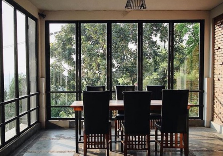 4 Resto 'Cozy' di Semarang Ini Bikin Kamu Betah Nongkrong Sampai Tengah Malam
