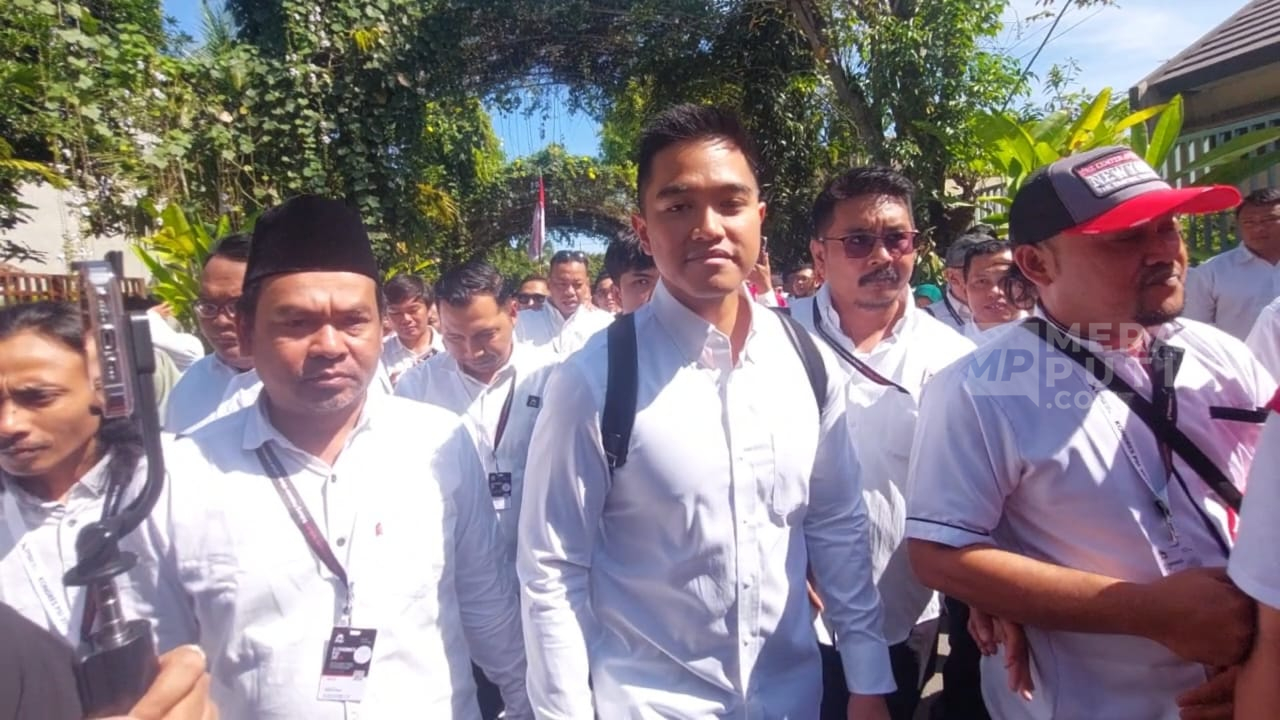 Kaesang Diarak Ribuan Suporter ke Lokasi Kongres PSI, Bawa Bekal Restu Jokowi