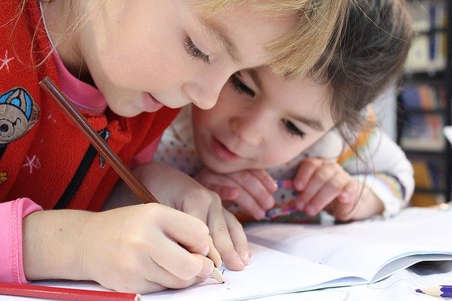Mengenal AHA dan DHA, Asupan Penting untuk Tumbuh Kembang Anak