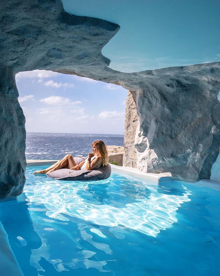 Cave Suite yang tekenal sangat instagramable. (Foto: instagram.com/cavotagoomykonos)