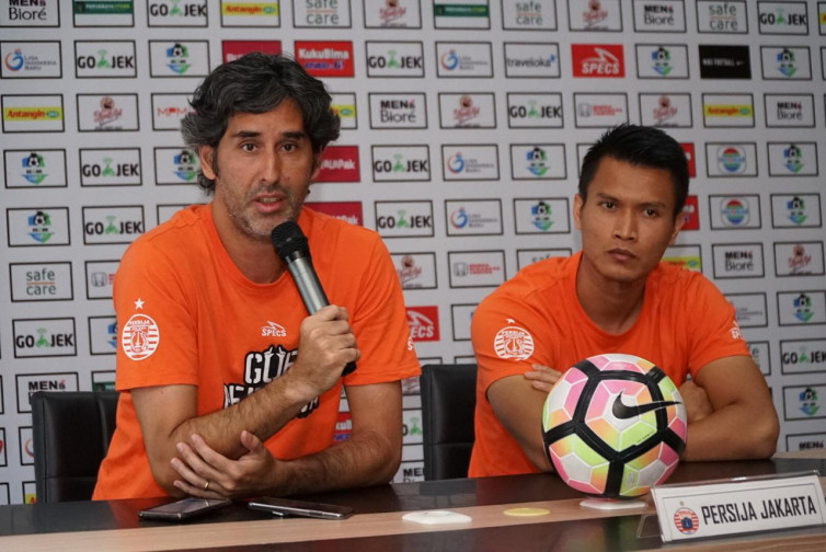 Pelatih Persija Teco