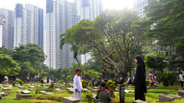 Tradisi Ziarah Kubur di Hari Raya Idul Fitri 1447 H, Umat Muslim Kenang Handai Taulan