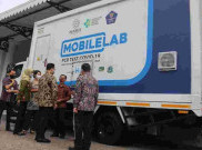 Potong Penularan COVID-19, Anies Diberi 3 Mobil Lab PCR Corona