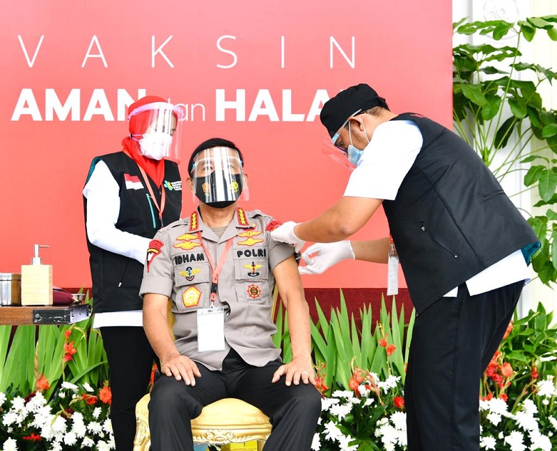 Polri Kerahkan Bhabinkamtibmas Kawal Vaksinasi di Daerah