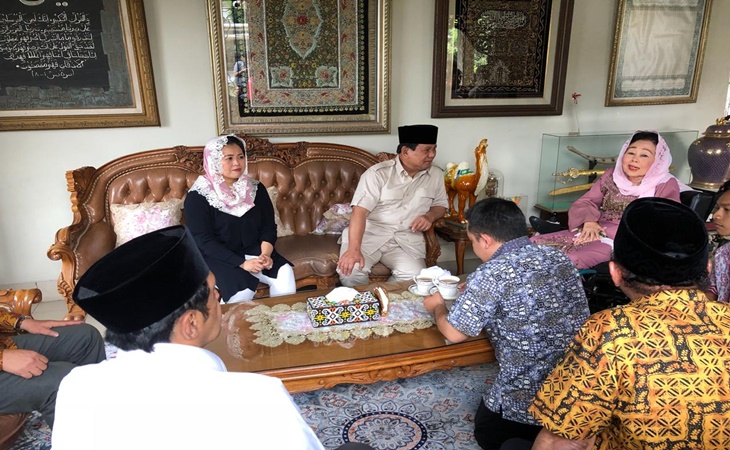 Prabowo bersama keluarga Gus Dur