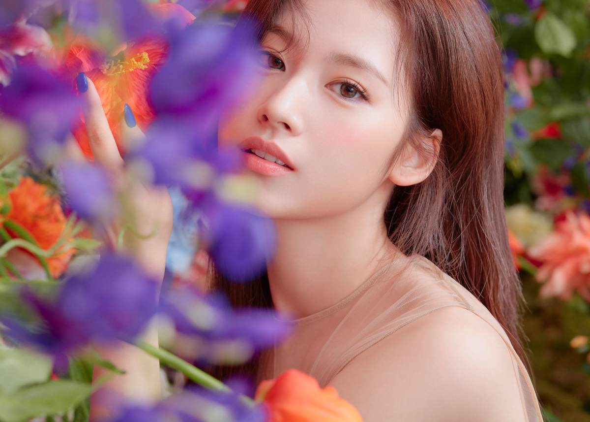 Sana TWICE