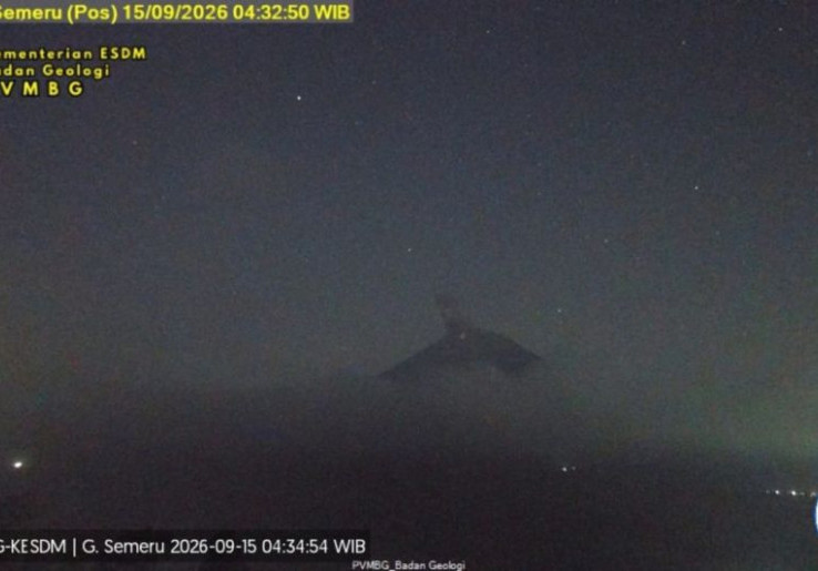 Erupsi Gunung Semeru pada Selasa Dini Hari Disertai Suara Gemuruh yang Kuat