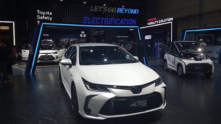Melihat Lebih Dekat Kendaraan Elektrifikasi Toyota di Jakarta Auto Week