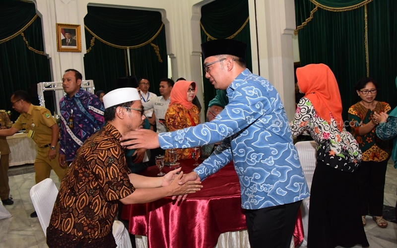   Pemprov Jabar Beri Santunan Rp50 Juta bagi 49 Petugas KPPS yang Wafat