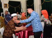   Pemprov Jabar Beri Santunan Rp50 Juta bagi 49 Petugas KPPS yang Wafat