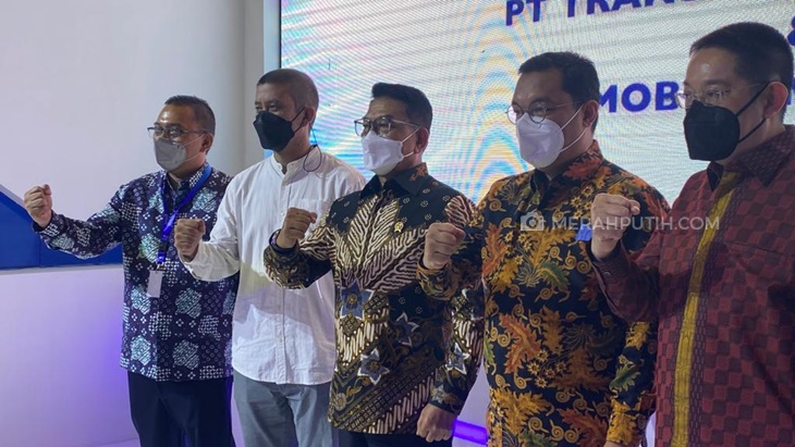 TransJakarta dan PT Mobil Anak Bangsa Hadirkan Uji Coba Bus Listrik