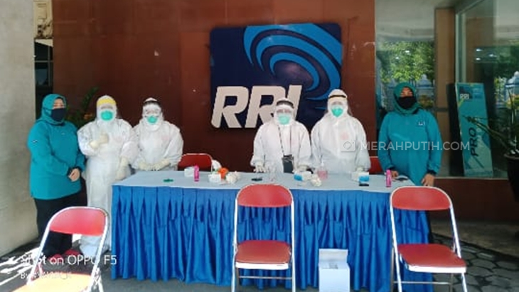 Saat RRI Surabaya menggelar uji swab ketiga. (Foto: MP/Andika)