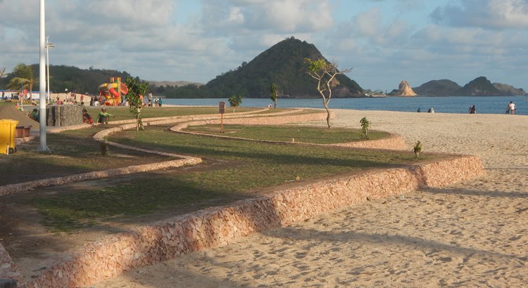 Pantai Kuta Lombok