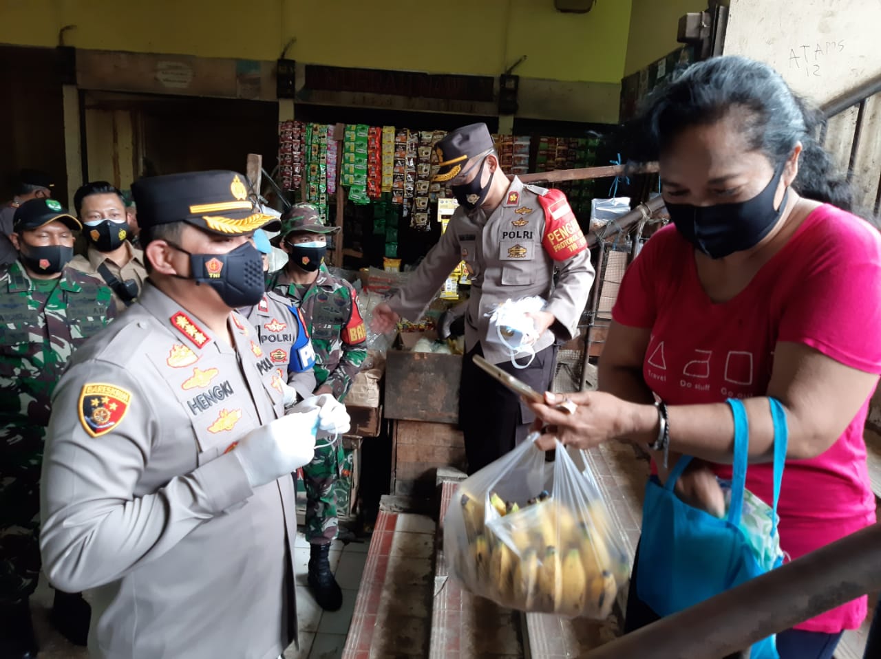 Kapolres Metro Jakarta Pusat, Kombes Hengki Haryadi blusukan ke Pasar Kemayoran