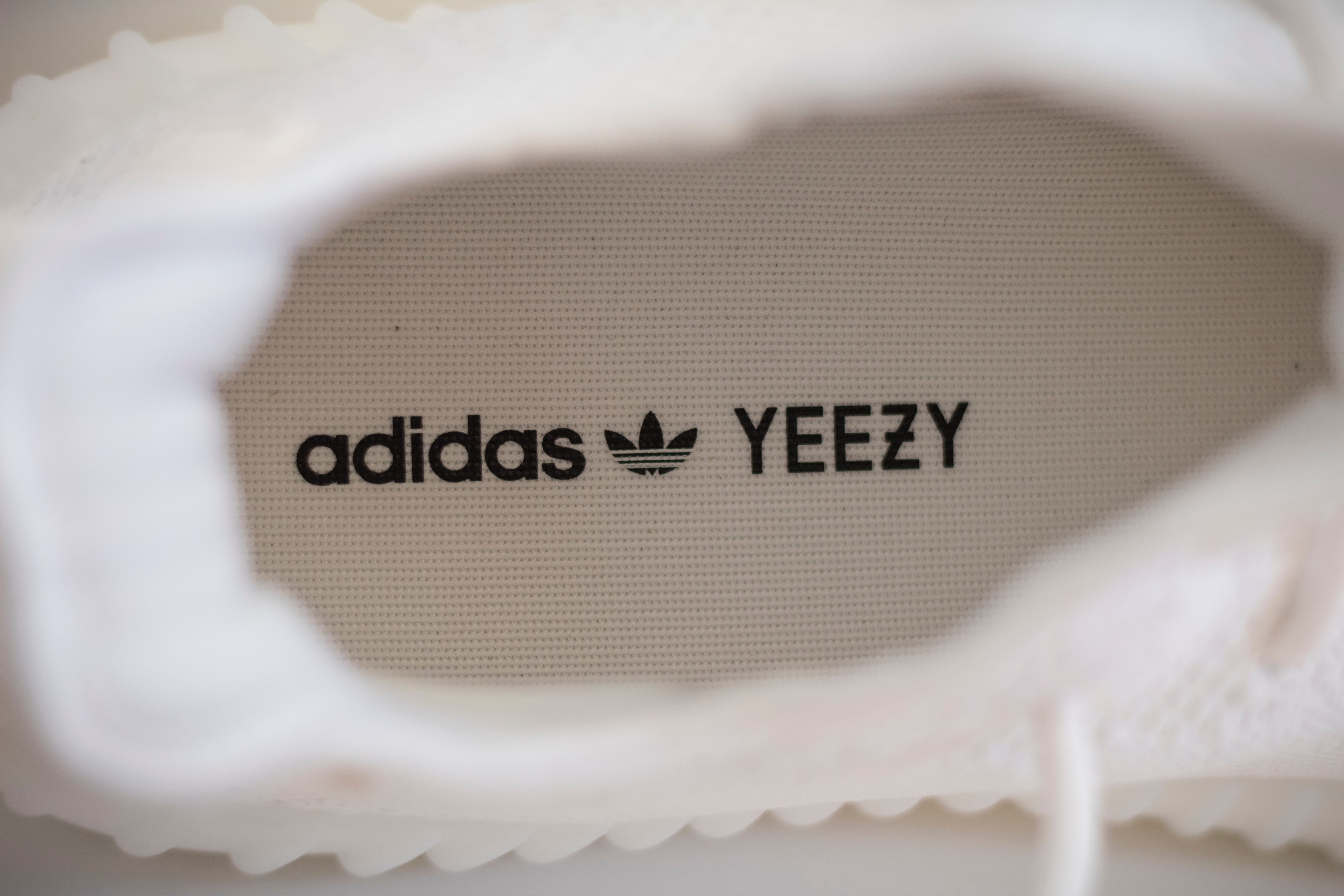 Gara-Gara Yeezy, Adidas Berpotensi Merugi