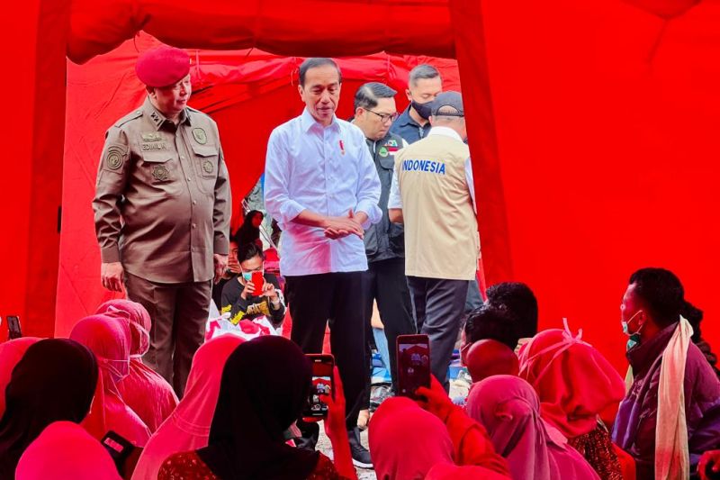 Jokowi Libatkan TNI-Polri Bangun Rumah Warga Korban Gempa Cianjur yang Rusak