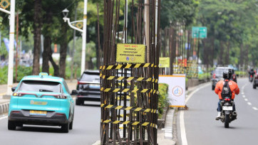 Pemprov DKI Jakarta Mulai Bongkar Tiang Monorel Mangkrak di Kuningan Jakarta 