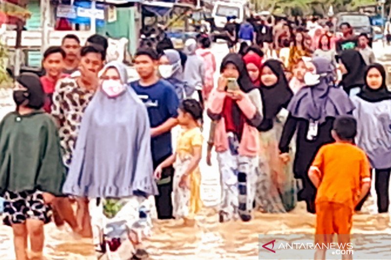 Banjir di Bulungan Jadi Obyek Wisata Dadakan